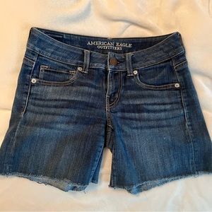 American Eagle Jean Shorts Size 4 *Like New*